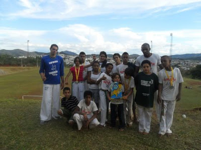 Capoeira: mais que uma luta, uma forma de educação comunitária