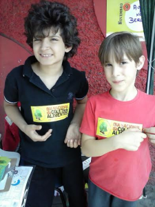 Crianças participaram como voluntárias na campanha FOTO: Divulgação 