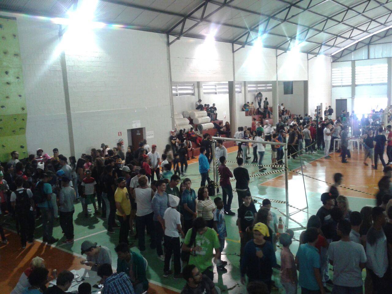 Estádio da UFLA recebe evento de cosplay. FOTO/VAN: Talita Tonso
