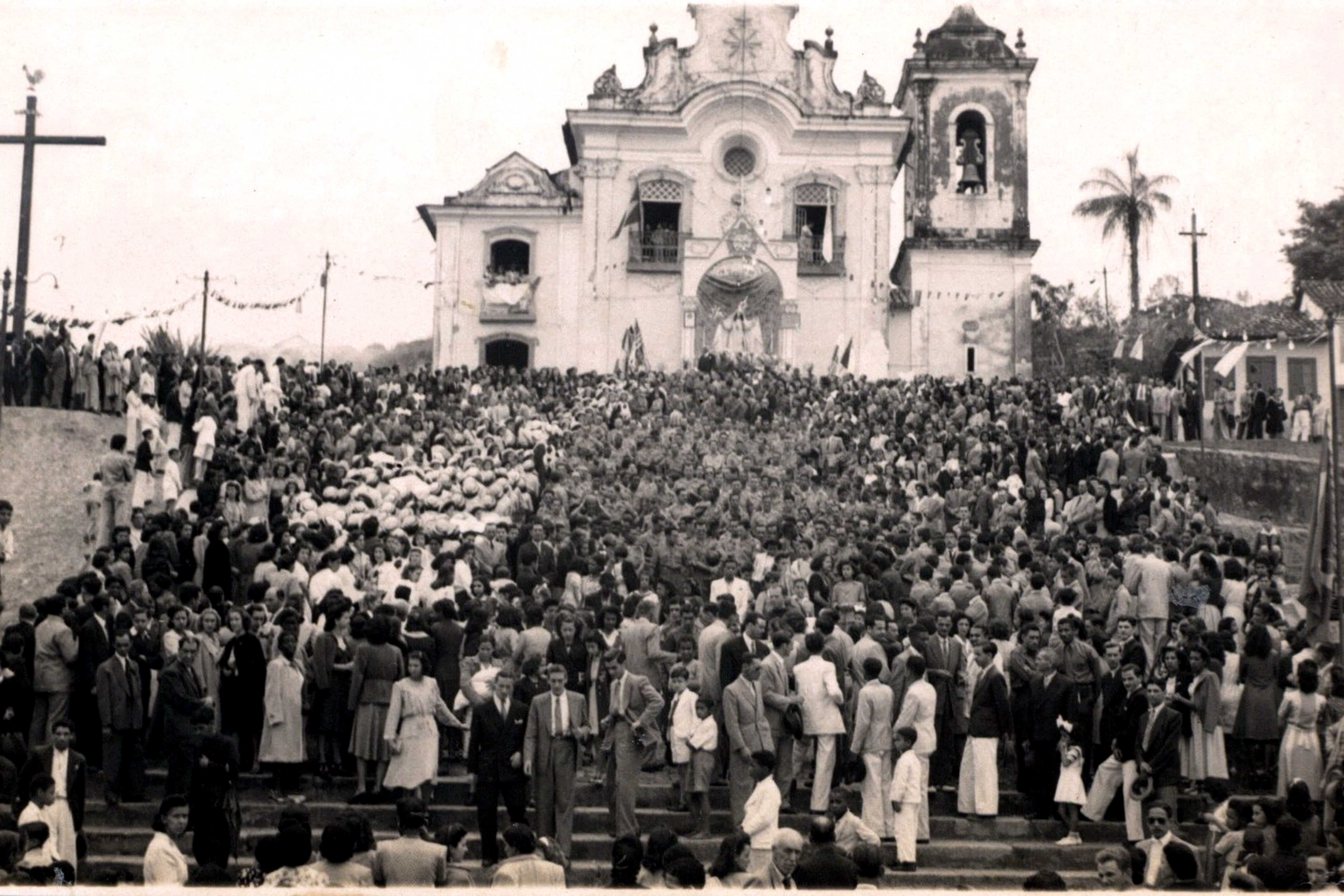 Registro da última missa realizada na Igreja de Nossa Senhora das Mercês antes da partida dos São-joanenses para a Itália. FOTO: Reprodução