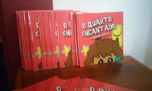 Leandro Rocha lança seu primeiro livro no último dia do FELIT. / FOTO: Victor Zanola/VAN