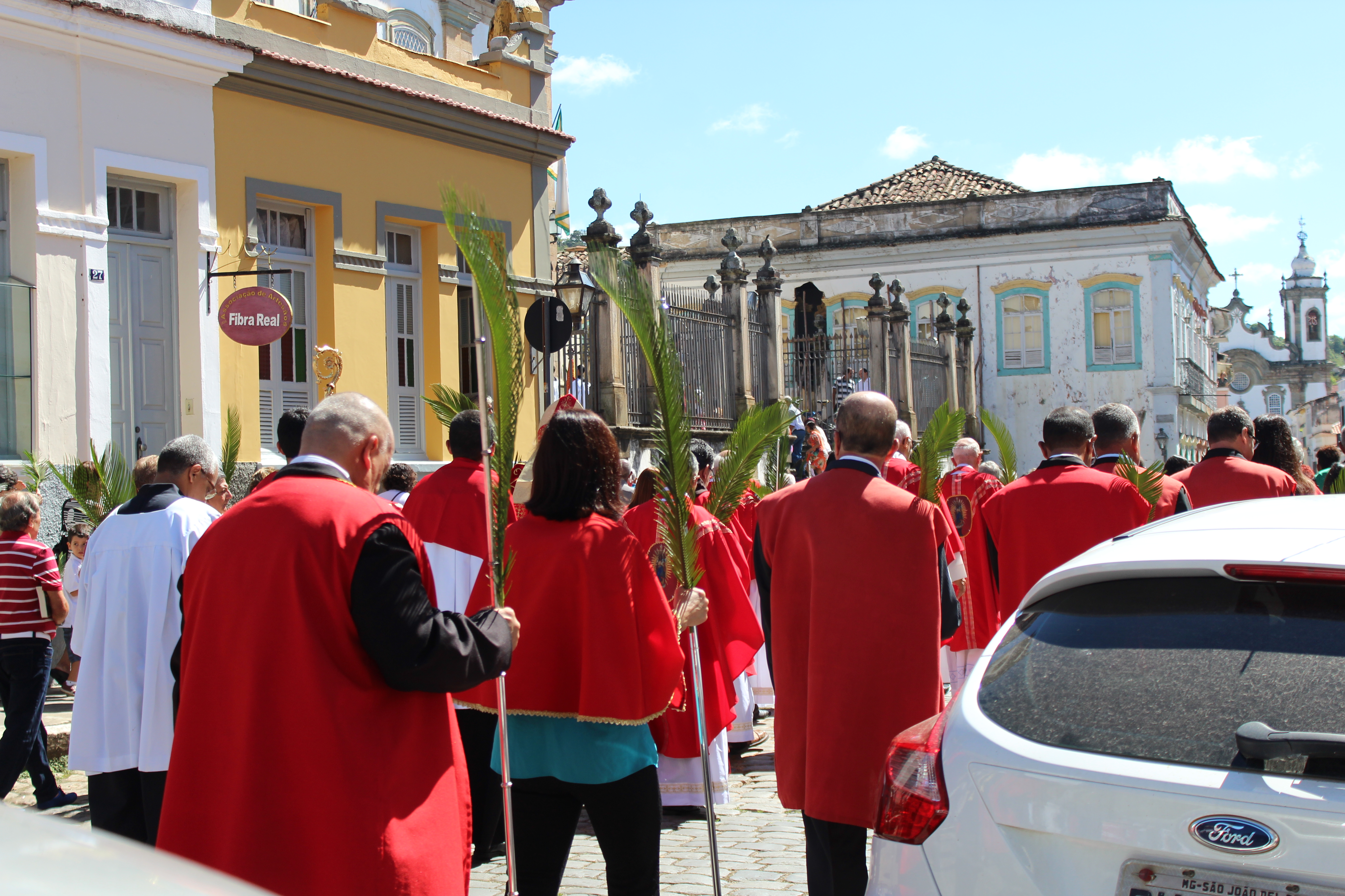 Celebração de Domingo de Ramos movimenta Centro Histórico de São João del-Rei
