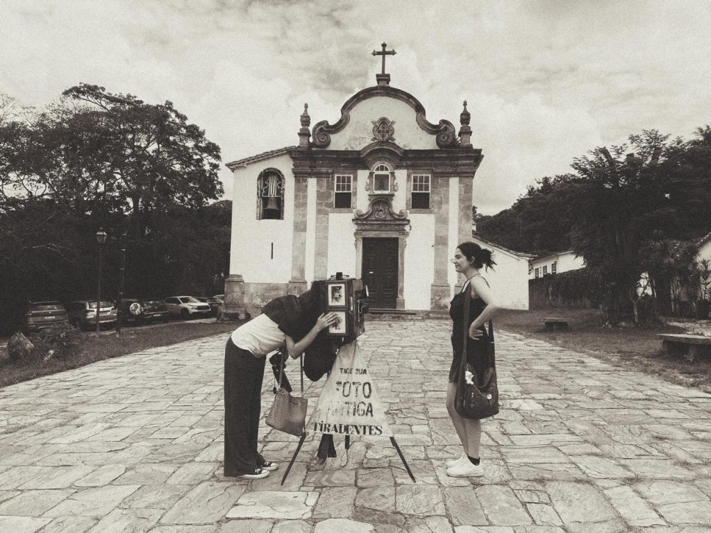 Temporalidades distintamente simultâneas – metalinguagem de fotografias | por fotógrafo argentino localizado em Tiradentes MG
