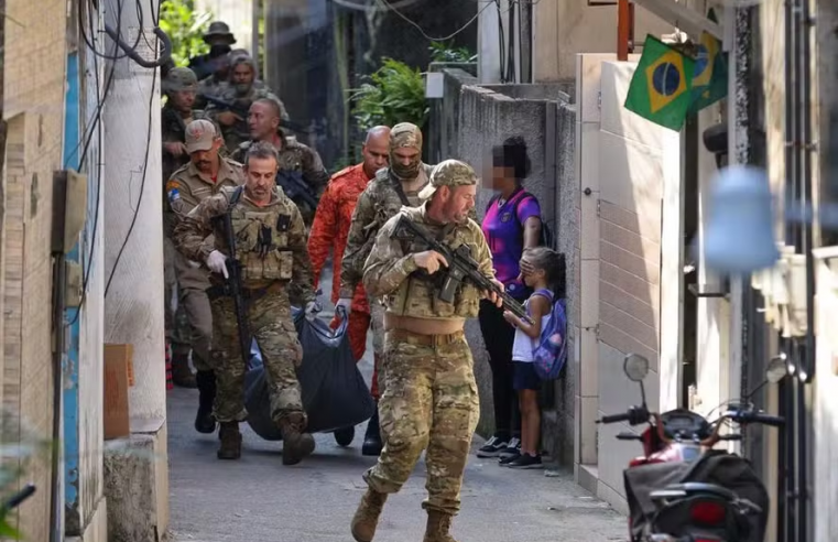 As correntes que prendem o jovem negro brasileiro