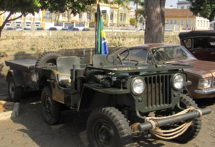 Clássicos Del-Rei: Evento que uniu gerações através de carros antigos