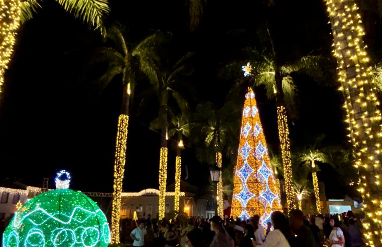 Ensaio fotográfico “Natal Barroco”: Personagens e músicas natalinas em ruas bem iluminadas e decoradas marcam inauguração em São João del-Rei