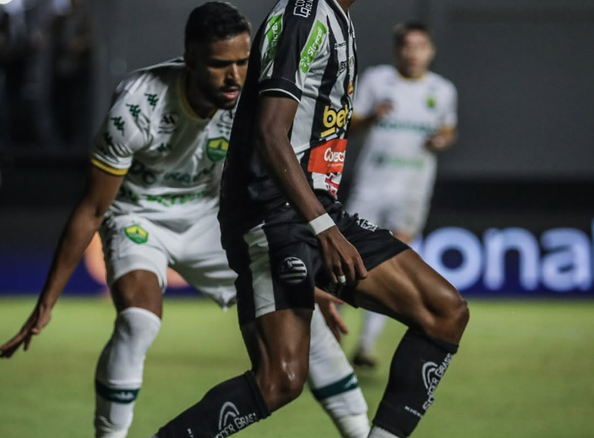 Athletic empata novamente e segue no meio da tabela na série B
