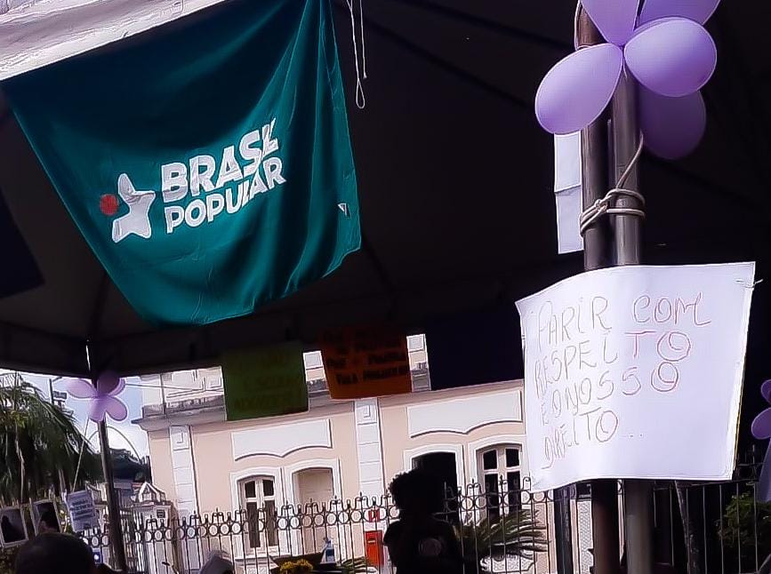 Mães e mulheres reivindicam pautas históricas no 8 de março, em São João del-Rei - Foto: Geovana Nunes