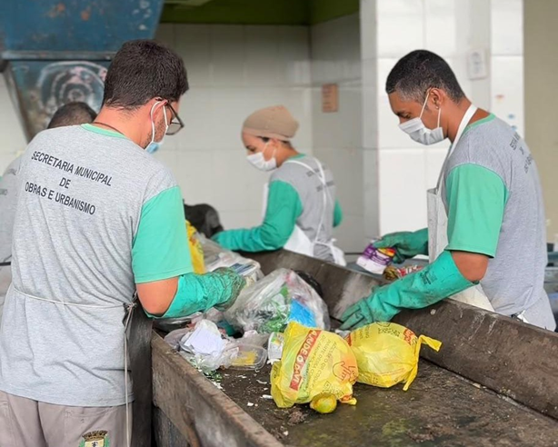 Entre o descarte e a reciclagem: os caminhos do lixo em Coronel Xavier Chaves.